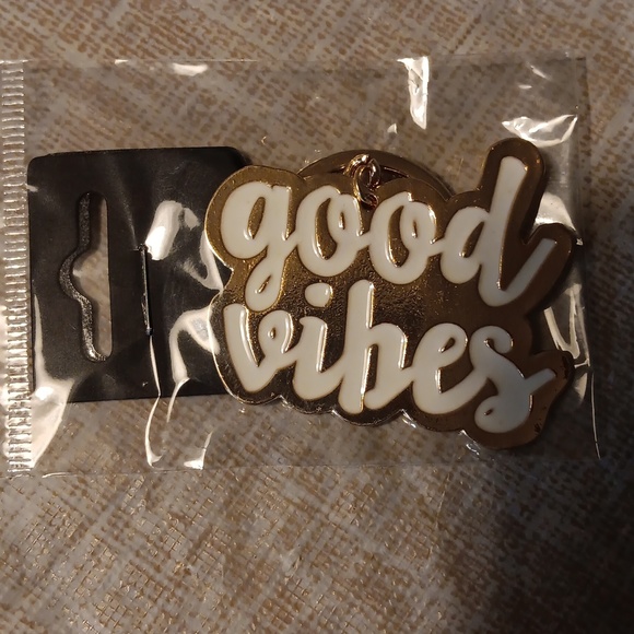 Accessories - Good Vibes KeyChain